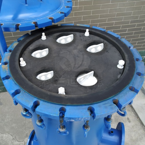 帶搖臂式碳鋼保安過濾器 帶搖臂式碳鋼保安過濾器